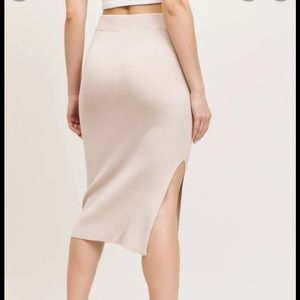 Dynamite Ribbed Black Midi Skirt